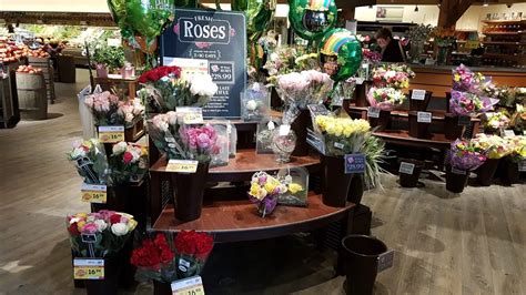 From birthdays, weddings, or holidays to sympathy and get well wishes, flowers are sure to delight. . Safeway floral